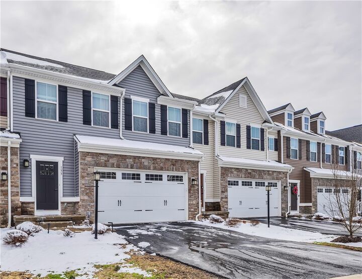 Property Photo:  133 Melinda Ct  PA 15143 