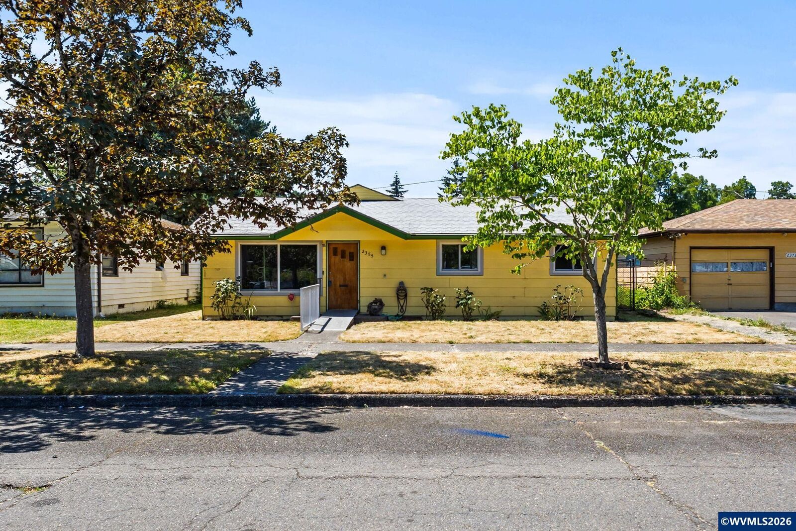 Property Photo: 2355 Laurel Av NE OR 97301