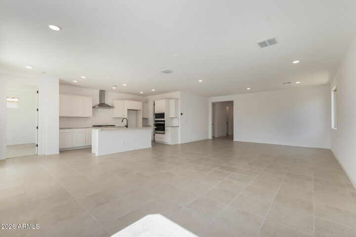 Property Photo: 24221 W Raymond Street AZ 85326