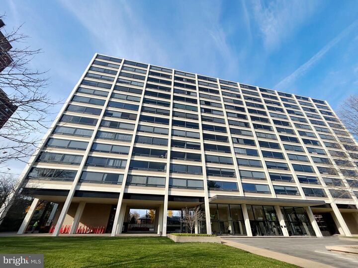 Property Photo:  4000 N Charles Street 1510  MD 21218 