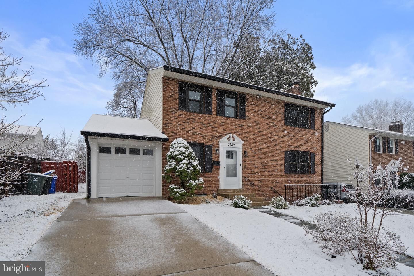 Property Photo:  2339 N Powhatan Street  VA 22205 