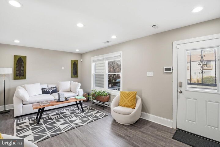 Property Photo: 11313 Laurelwalk Drive 170 MD 20708