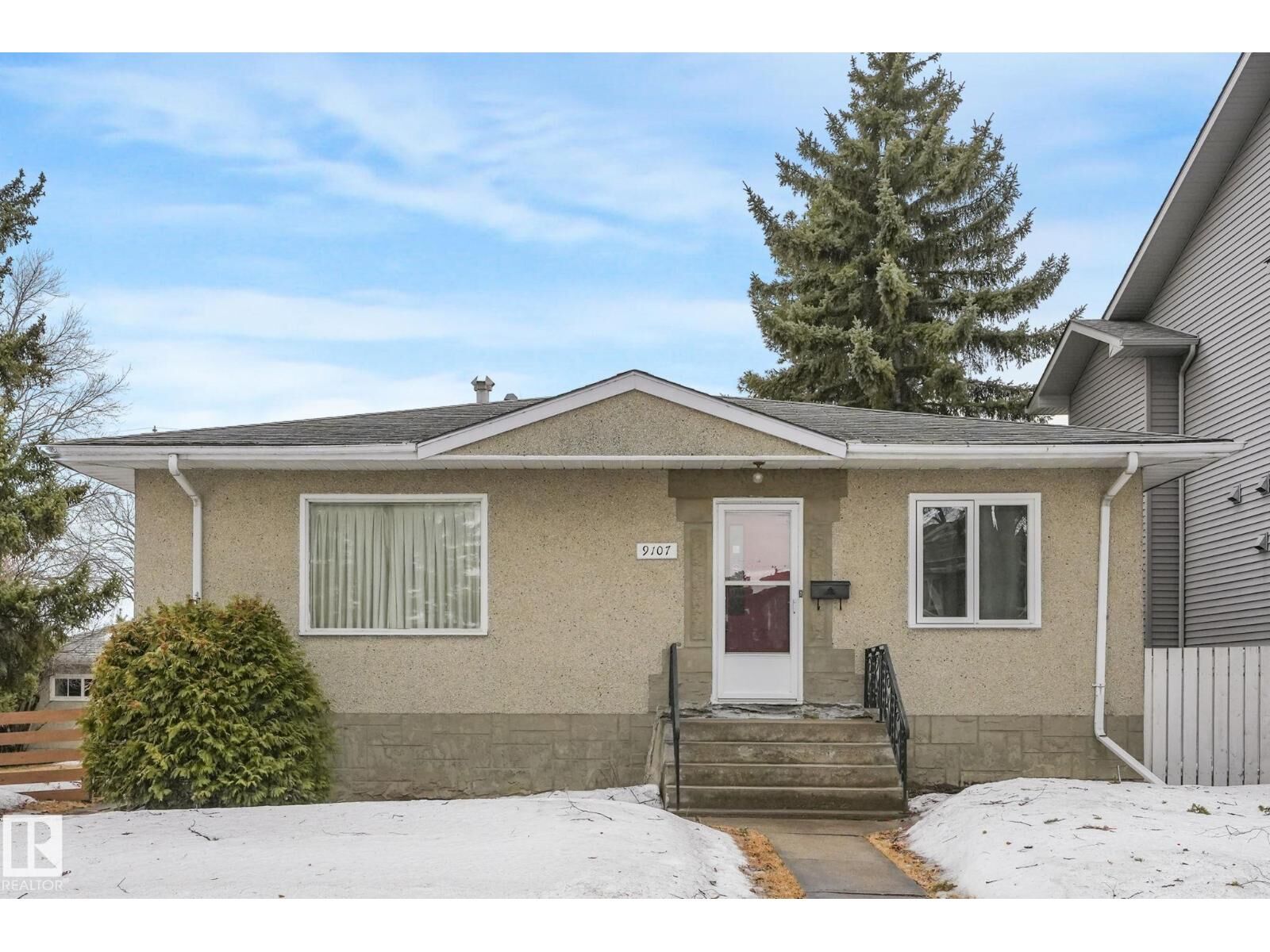 Property Photo:  9107 65 Av NW  AB T6E 0J8 