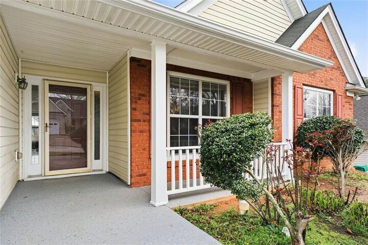 Property Photo: 6000 Hillvale Court GA 30058