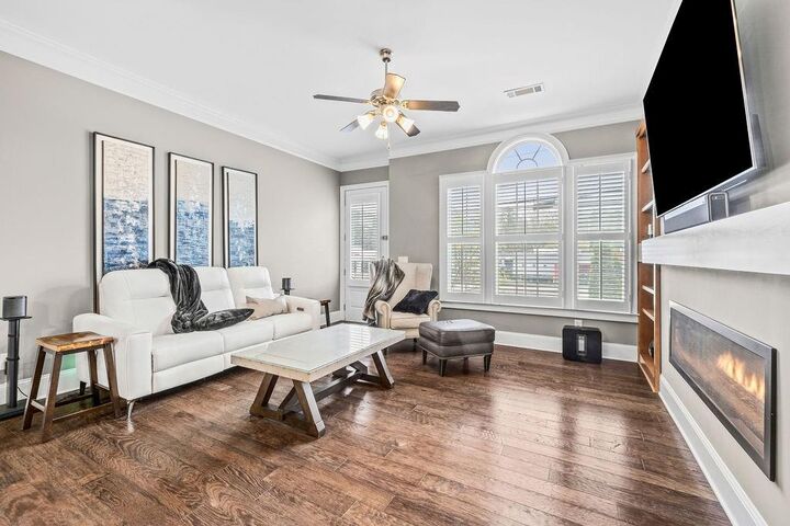 Property Photo:  307 Alderwood Lane  GA 30328 