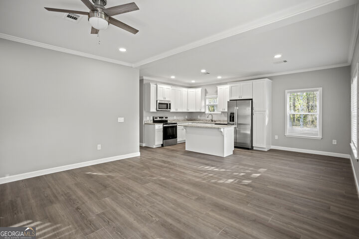 Property Photo:  16 SW Pear Street  GA 31316 