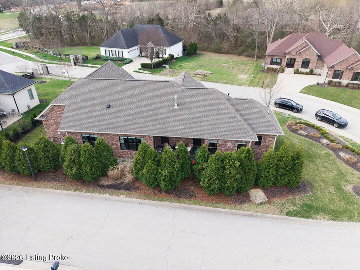 Property Photo: 3103 Twin Creek Dr KY 40245