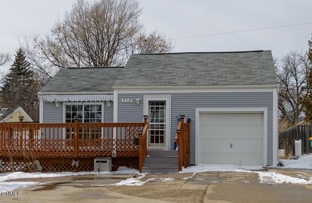 Property Photo:  710 13th Street  ND 58501 