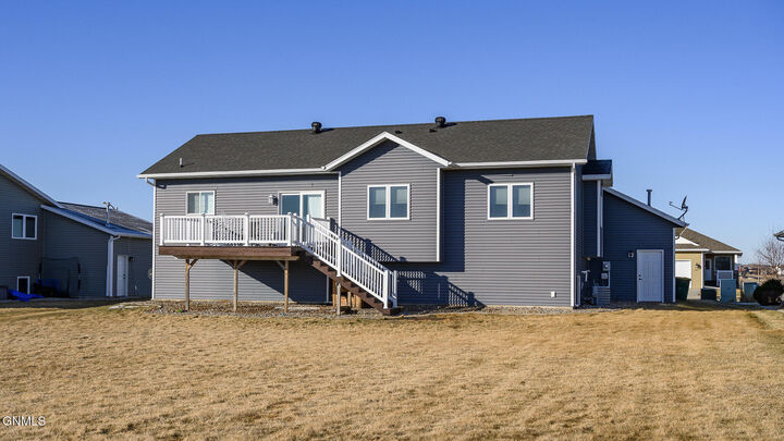 Property Photo: 1904 Ridge Drive SE ND 58554