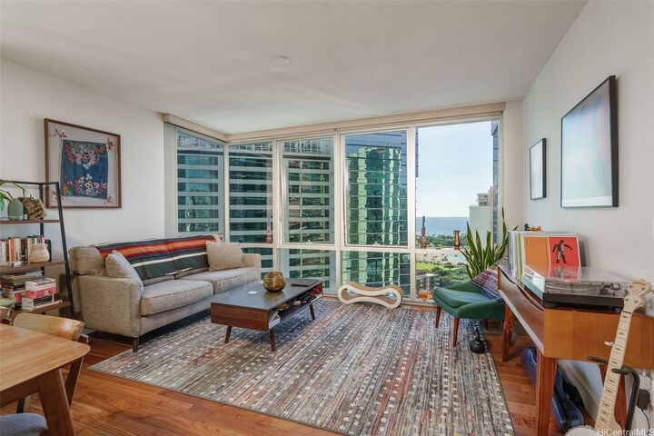 Property Photo:  1189 Waimanu Street 2805  HI 96814 