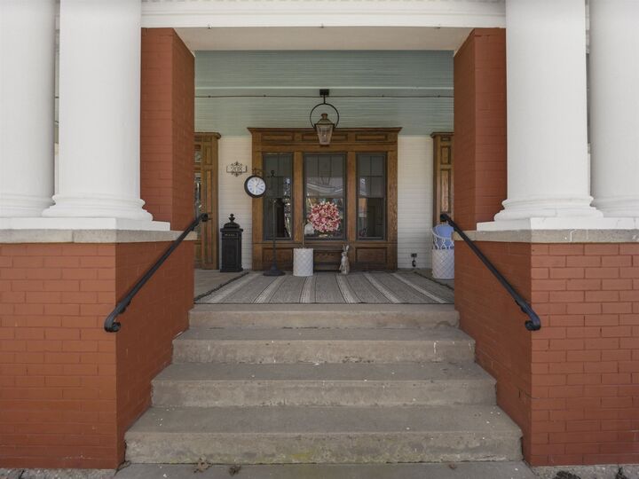 Property Photo:  208 Henrietta Street  WV 26164 