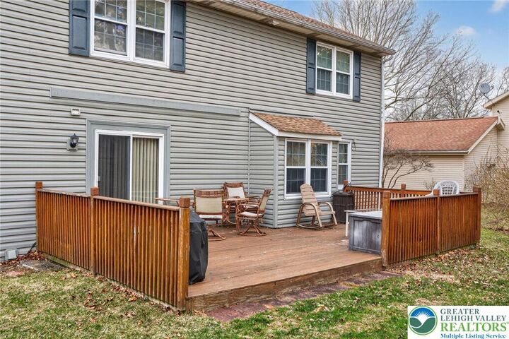 Property Photo: 7914 Woodsbluff Run PA 18051