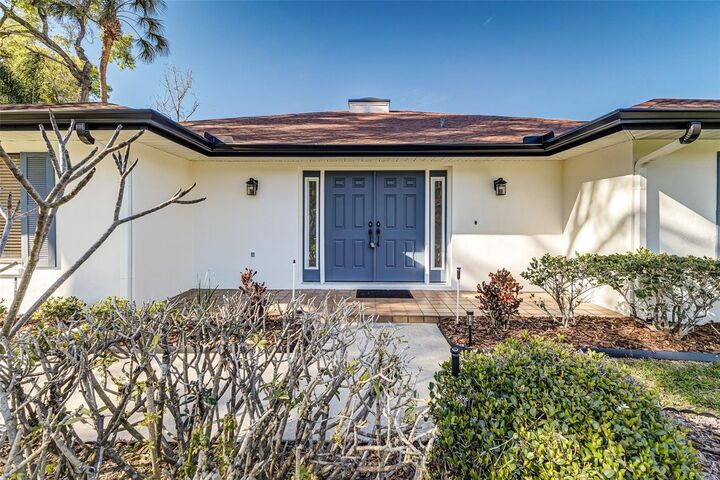 Property Photo:  6308 N Queensway Drive  FL 33617 