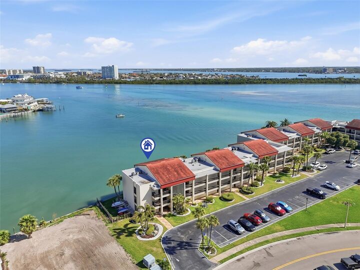 Property Photo:  868 Bayway Boulevard 101  FL 33767 