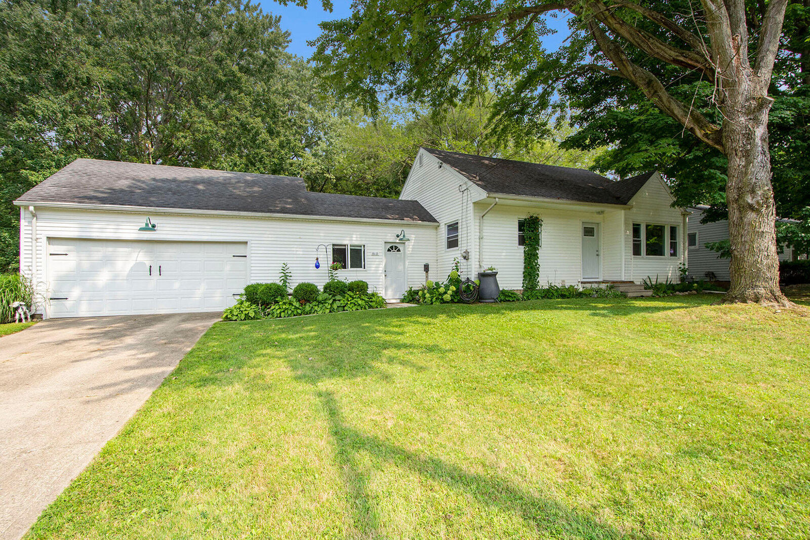 Property Photo:  513 Gregory Place  MI 49202 