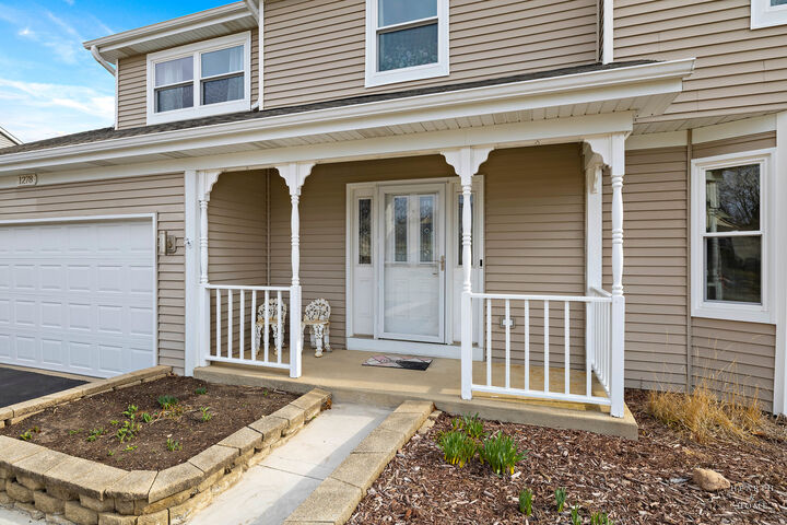 Property Photo:  1278 Regent Drive  IL 60060 