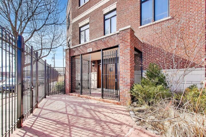 Property Photo: 3914 W 51st Street IL 60632