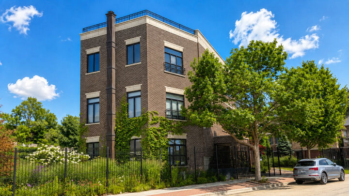 Property Photo:  3914 W 51st Street  IL 60632 