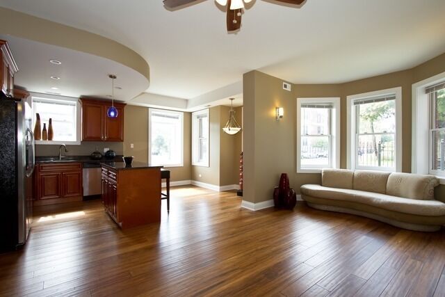 Property Photo: 4755 S St Lawrence Avenue B3 IL 60615