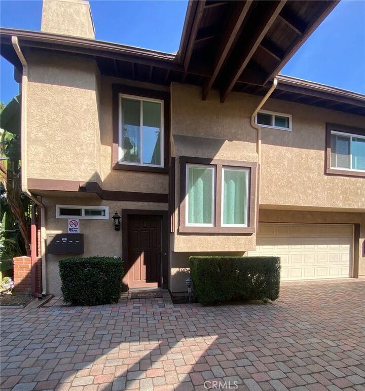 Property Photo:  1348 E Orange Grove Boulevard 8  CA 91104 