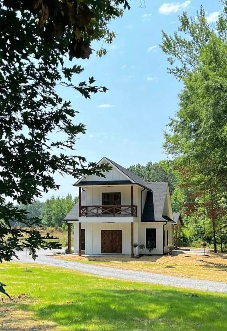 Property Photo: 927 Koble Dr TN 37087