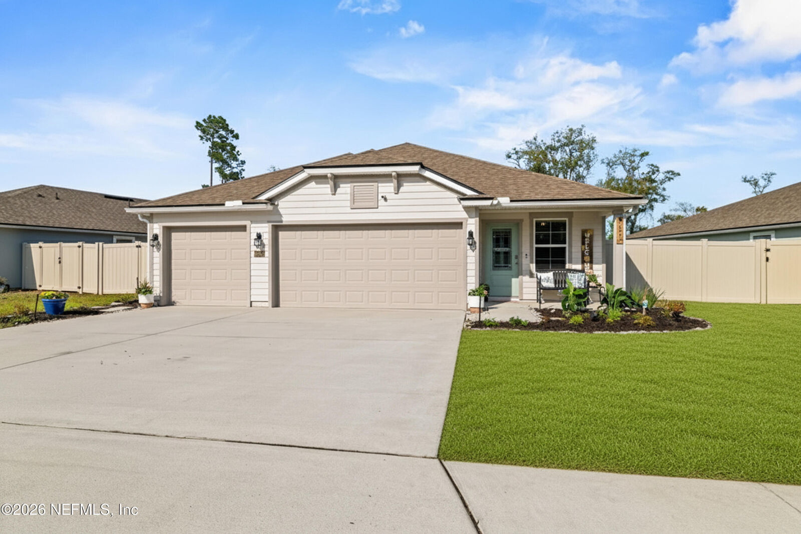 Property Photo:  66087 Edgewater Drive  FL 32097 