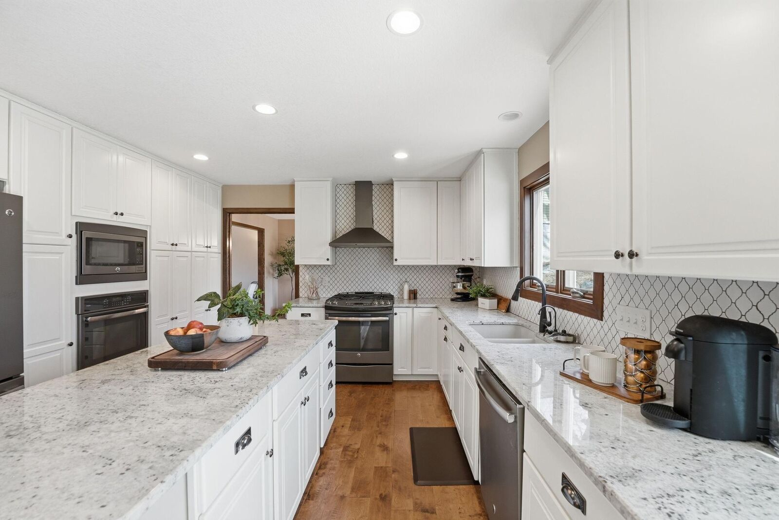 Property Photo:  110952 Von Hertzen Court  MN 55318 
