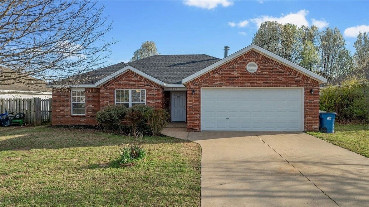 Property Photo:  4601 SW Limestone Avenue  AR 72712 