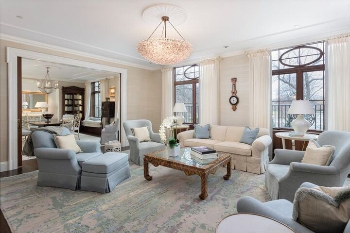 Property Photo:  250 Boylston St 2A  MA 02116 