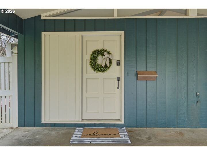 Property Photo:  1325 College St  OR 97862 