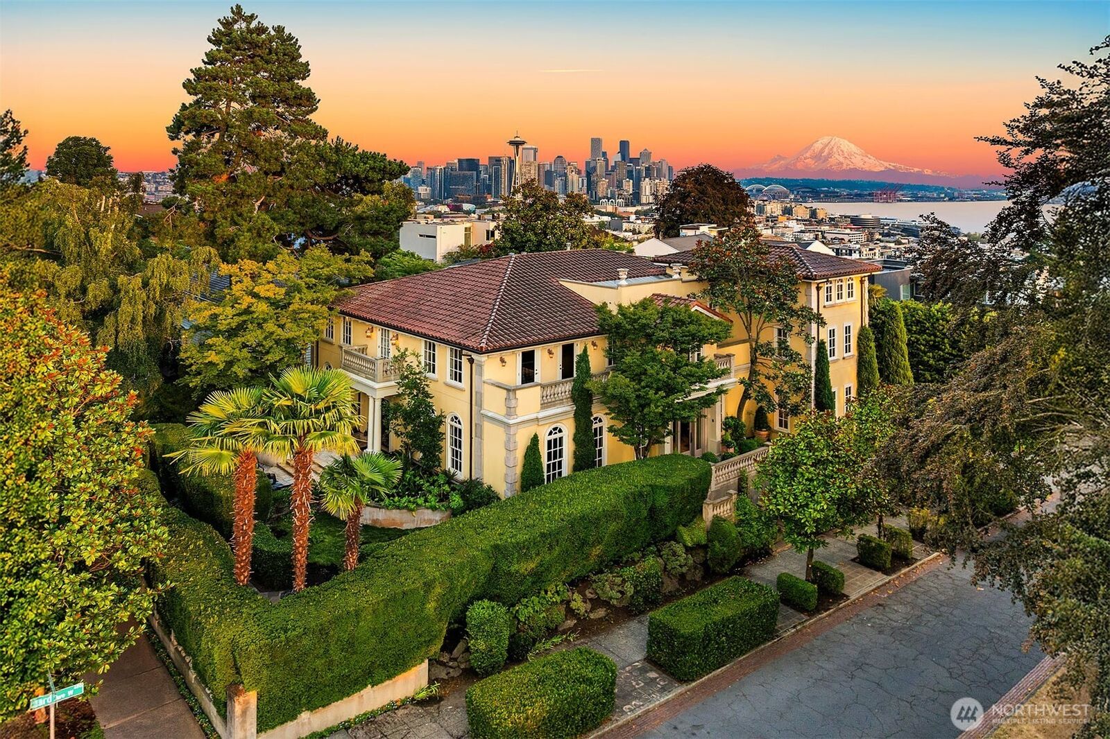 Property Photo:  623 W Highland Drive  WA 98119 