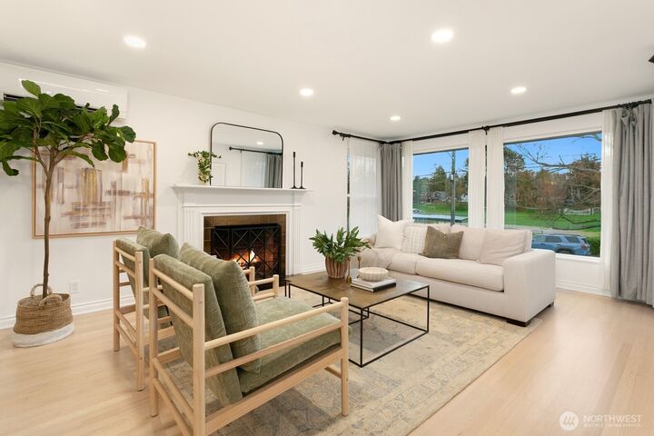 Property Photo:  2830  32nd Avenue W  WA 98199 