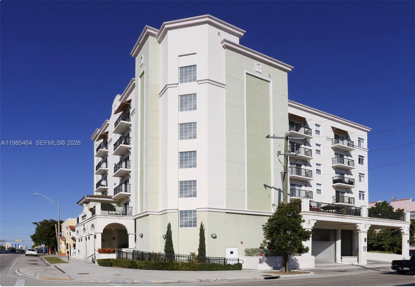 Property Photo:  435 SW 12th Ave 301  FL 33130 