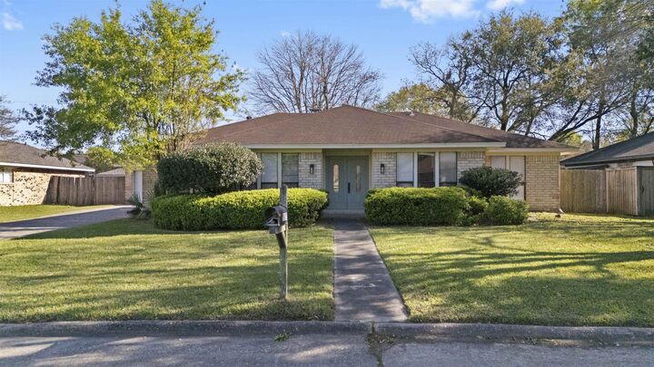 Property Photo:  6925 Glen Willow Dr.  TX 77706 