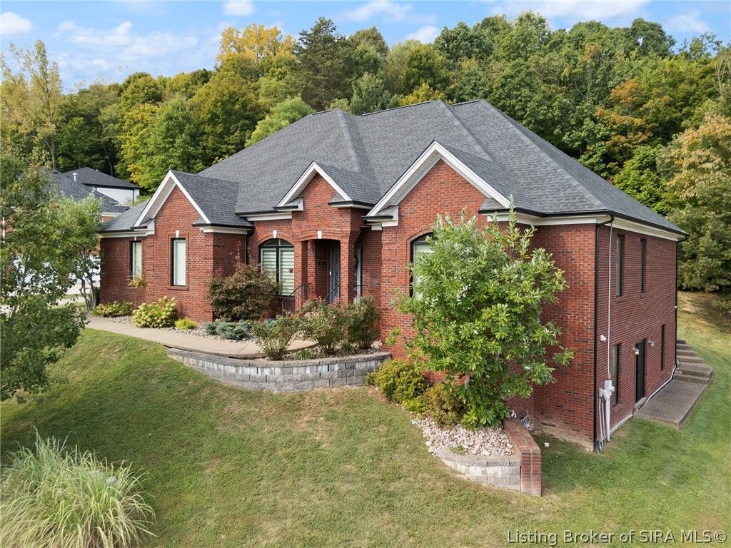 Property Photo:  305 Wooded Valley Drive  IN 47150 
