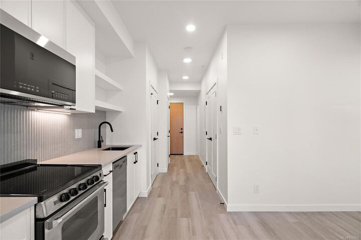 Property Photo:  1102 Esquimalt Rd 205  BC V9A 0L3 