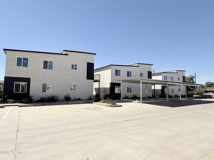 Property Photo: 4037 S 12th Street AZ 85040