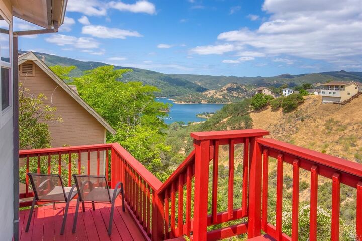 Property Photo: 318 Black Oak Lane CA 94558
