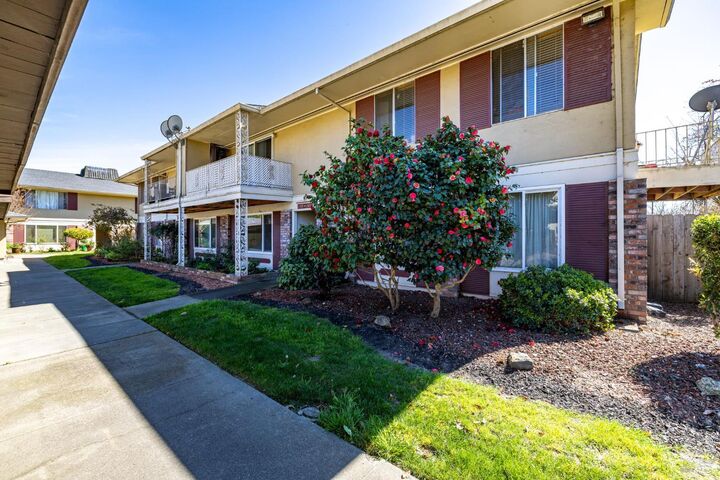 Property Photo:  300 Stony Point Road 139  CA 95401 