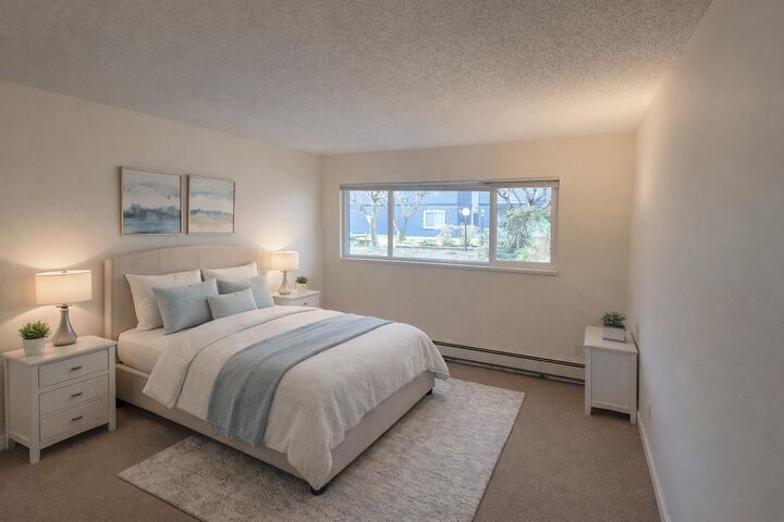 Property Photo: 33400 Bourquin Place 108 BC V2S 5G3