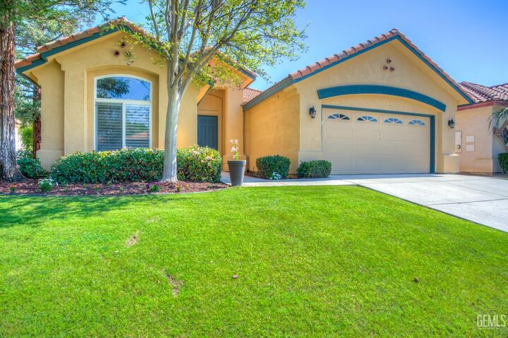 Property Photo:  2016 Snowdrop Drive  CA 93311 