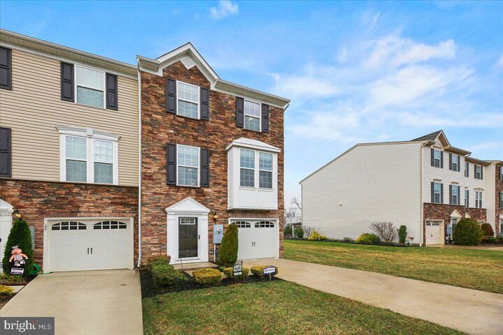 Property Photo:  56 Village Green Lane  NJ 08081 