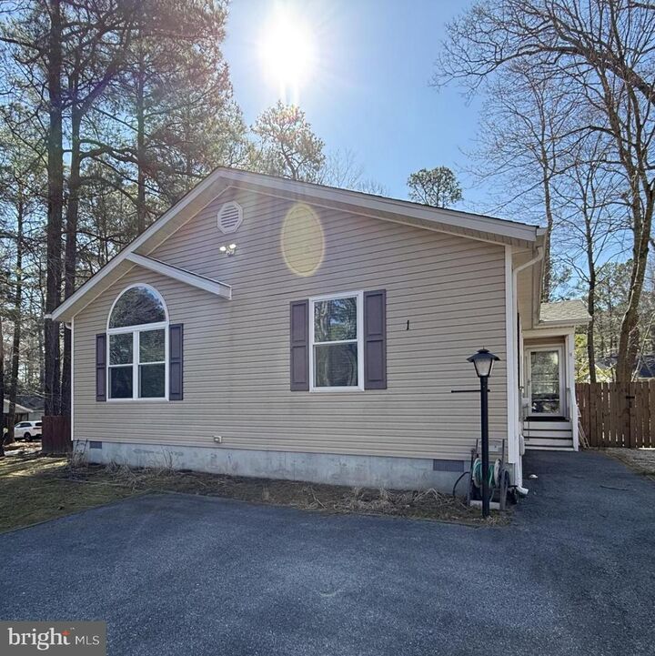 Property Photo: 1 Surfers Way MD 21811