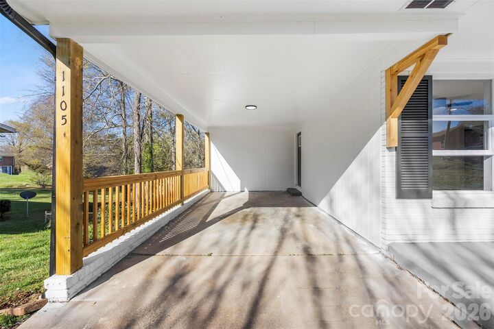 Property Photo:  1105 Stanton Drive  NC 28150 