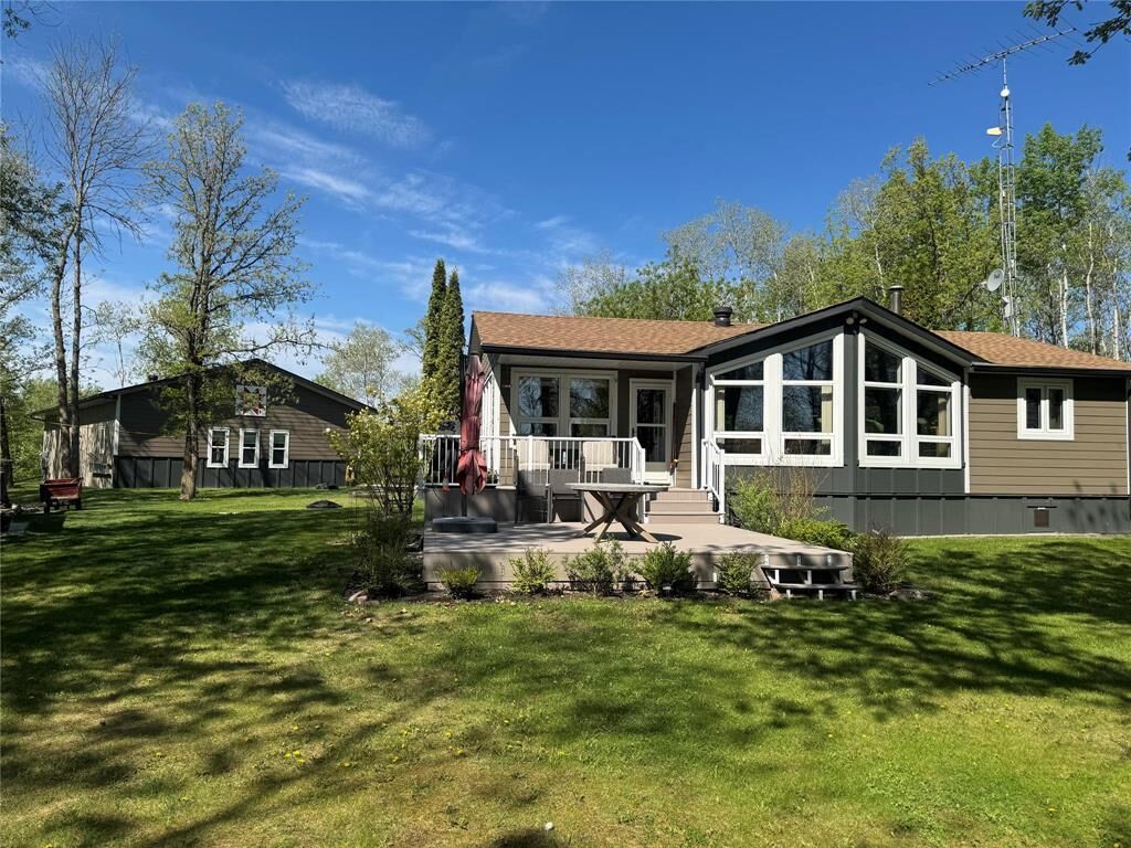 Property Photo: 67 Bracken Falls Drive MB R0E 0V0