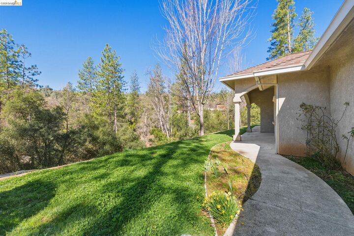 Property Photo:  20245 Tuolumne Rd North  CA 95379 