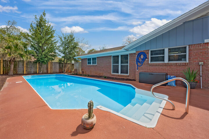 Property Photo:  5 NW Cinderella Court  FL 32547 