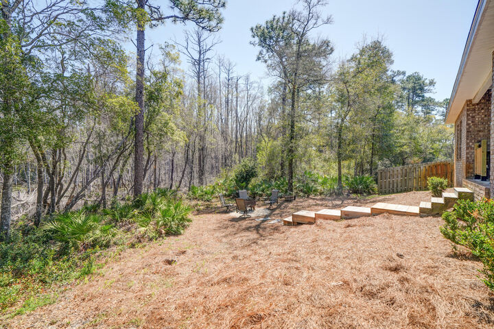 Property Photo: 359 Wayne Trail FL 32459