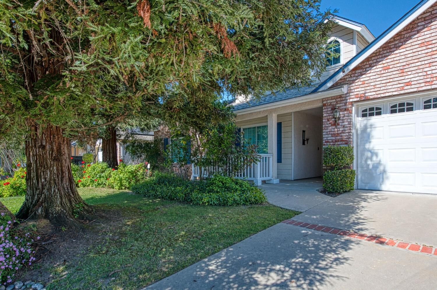 Property Photo:  2254 E Quincy Avenue  CA 93720 