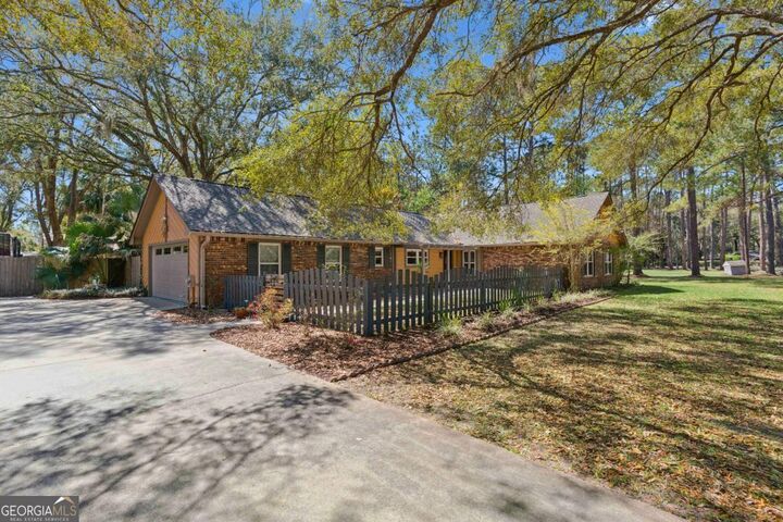 Property Photo:  139 Mackay Drive  GA 31525 